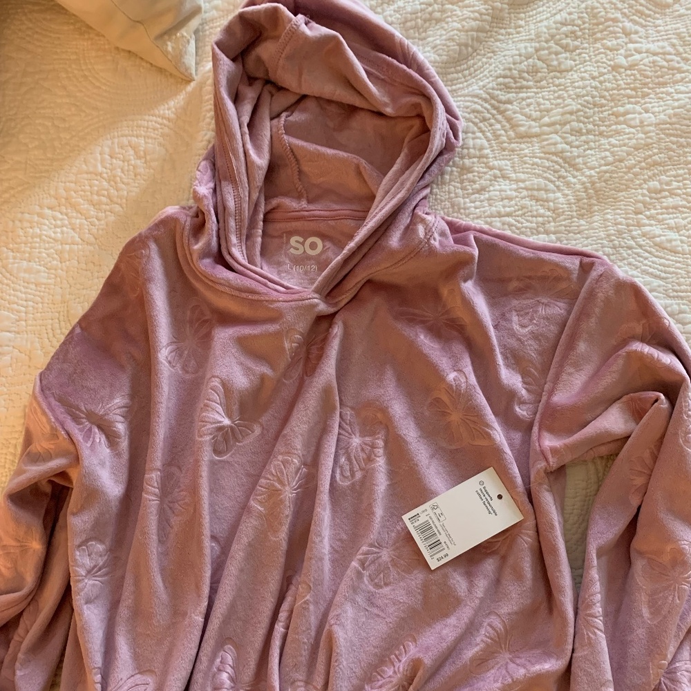 NWT sweatshirr